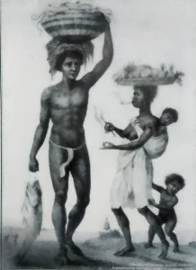 Familia de esclavos negros. Grabado. Expedition to Surinam. John G. Stedman, 1908. (p. 164) Pino Iturrieta, E. (Coord.). (2006). Historia Global de Venezuela: Vol. I. Venezuela Precolombina y época colonial. Editorial Globe. ISBN 980-6427-14-9. Depósito Legal: lf 816200590052.A. CC-BY-NC-ND 4.0